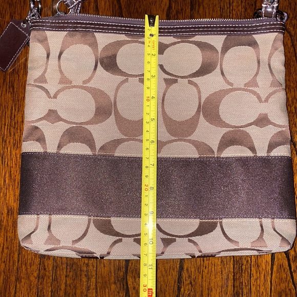 Coach Signature C Shoulder Purse Brown - Picture 5 of 10